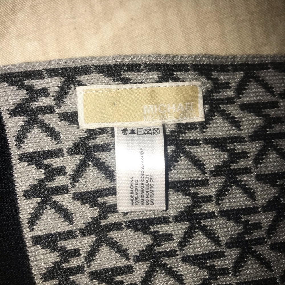 Michael Kors Scarf - Picture 2 of 2